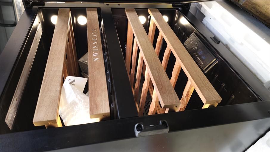 DEMO -25% | WLI-90DF Zweizonen Kücheneinbau-Weinkühlschrank | 45 cm | 22 Weinflaschen | Einbaumodell